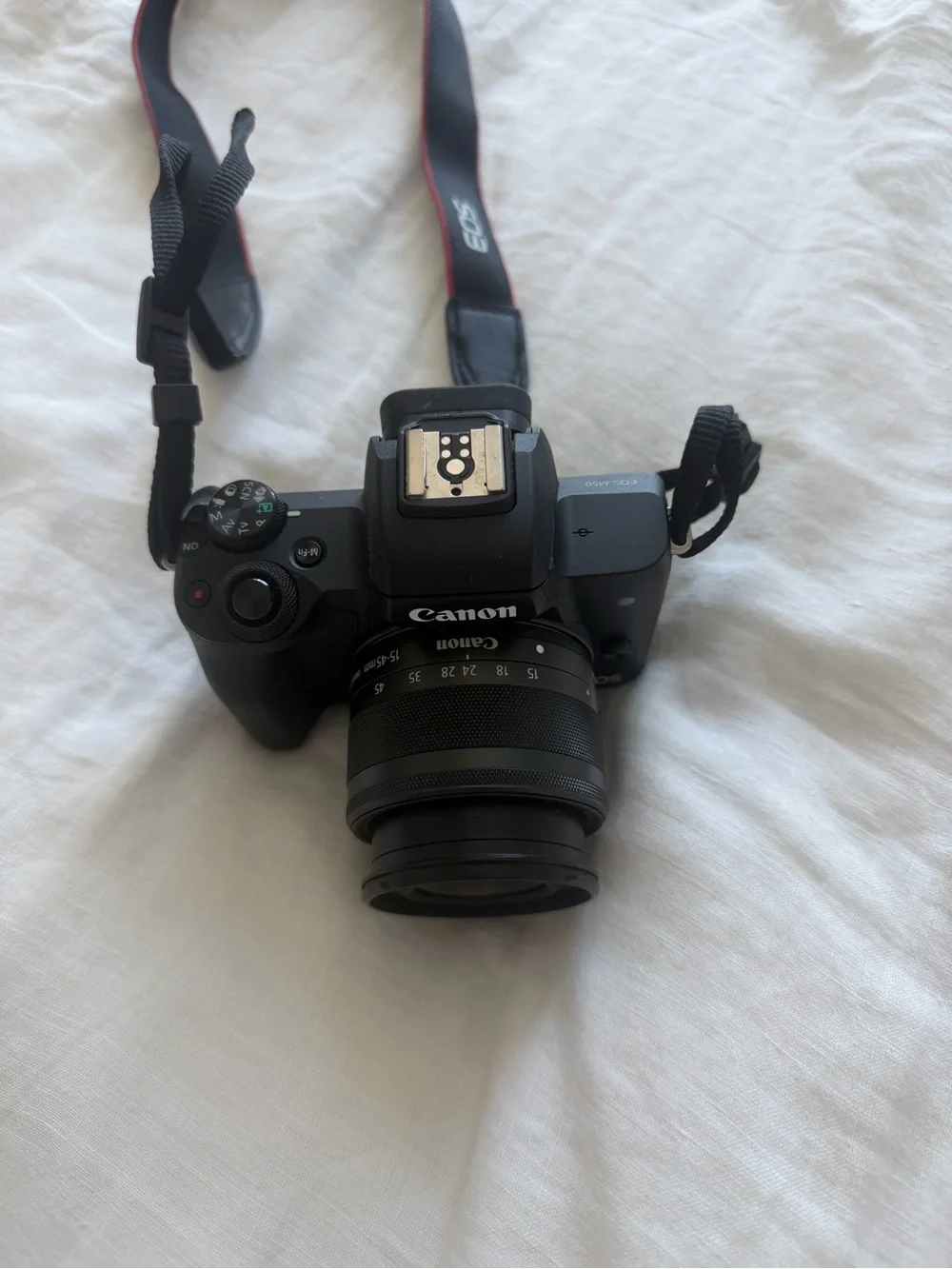 Canon EOS M50 Mirrorless Digital Camera w/ 15-45mm Lens Video Creator Kit